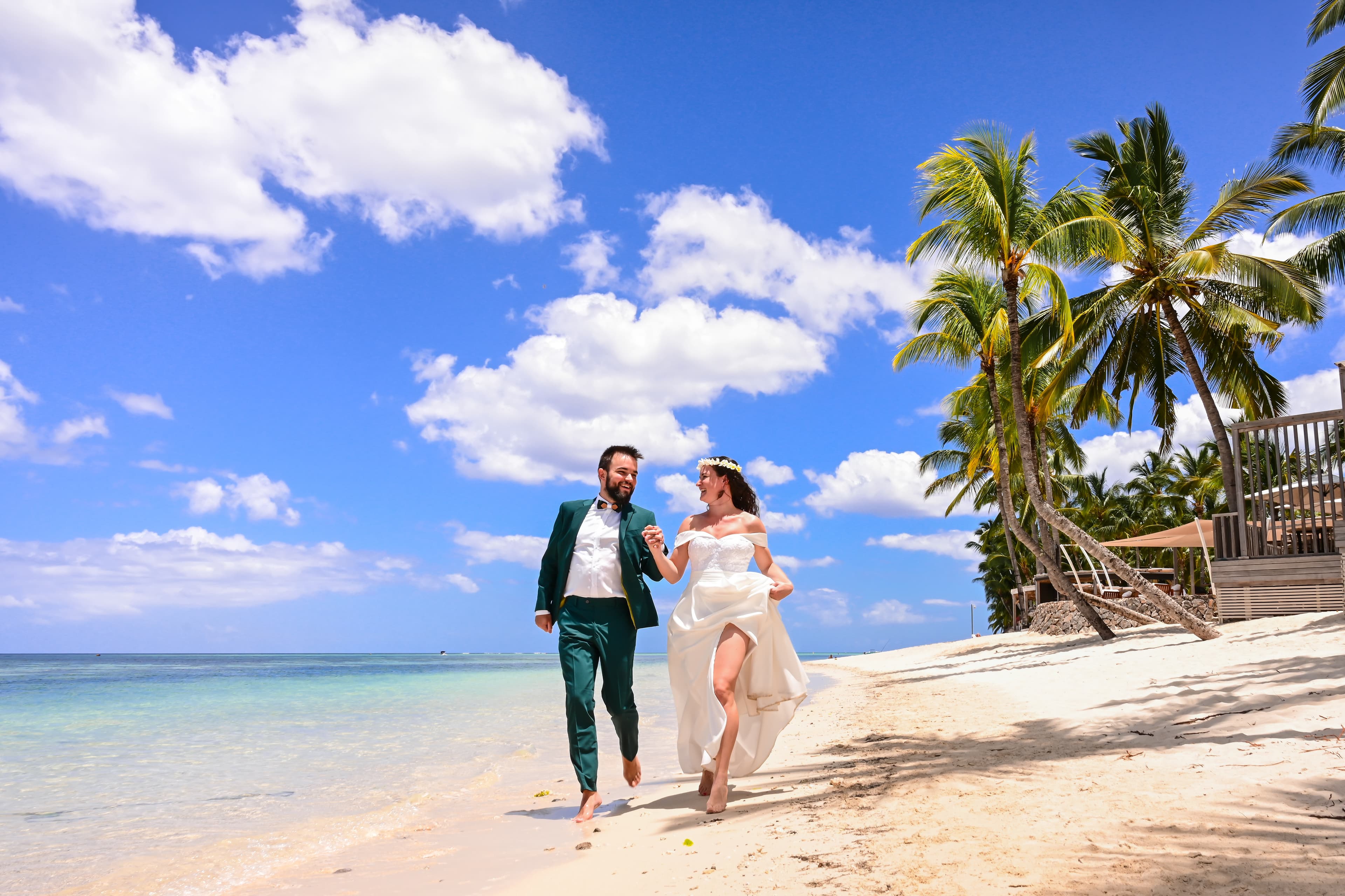 Shooting photo romantique couple Belle Mare plage Maurice