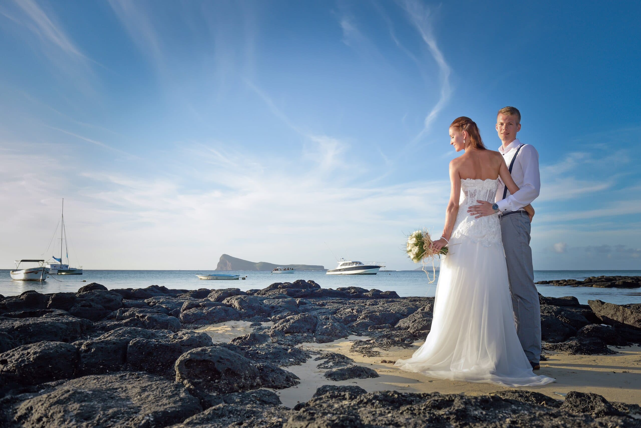 Mariages sur la Côte Mauricienne : L’Art de la Photographie en Bord de Mer