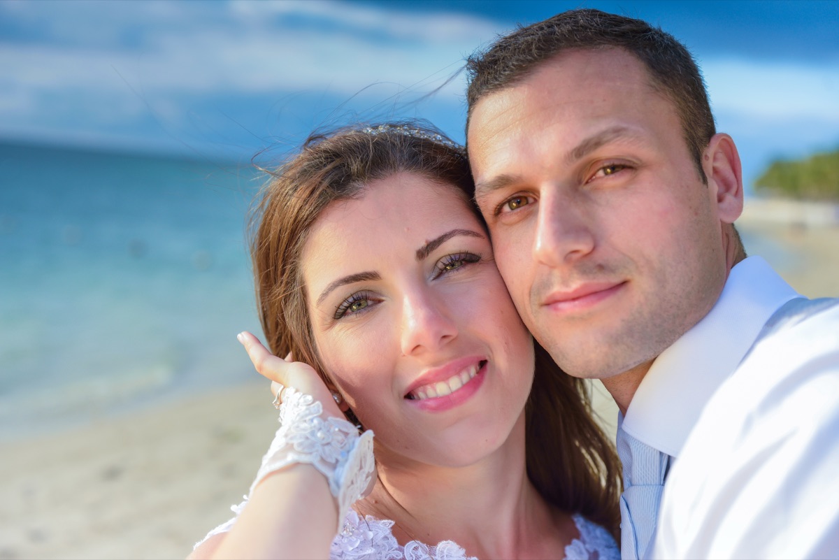 Mariage à Maurice - Séance "Trash the Dress" à Maurice : L'Art de Détruire Sa
